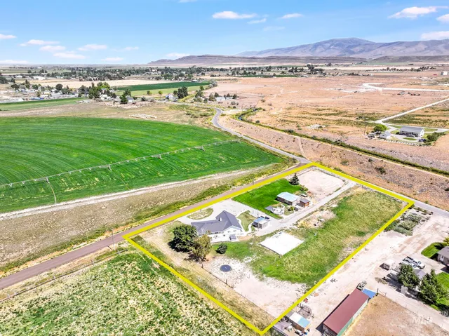 $500,000 | 513 West 2100th Street South, Oakley, ID 83346