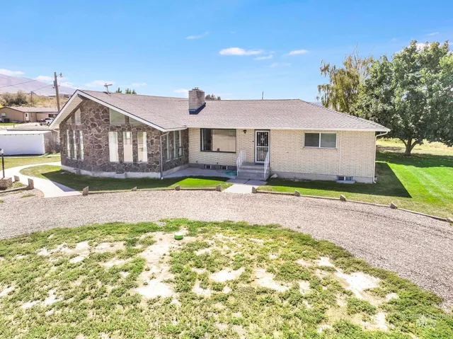 $500,000 | 513 West 2100th Street South, Oakley, ID 83346