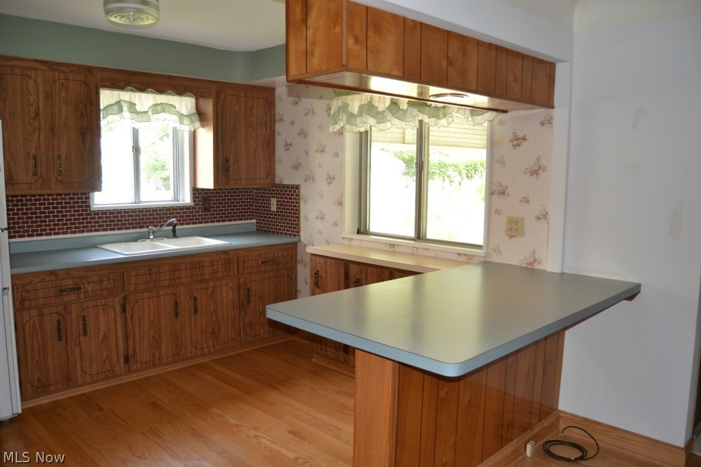 1777 Rush Road Wickliffe, OH 44092 - Photo 8 of 23 KITCHEN - BREAKFAST BAR