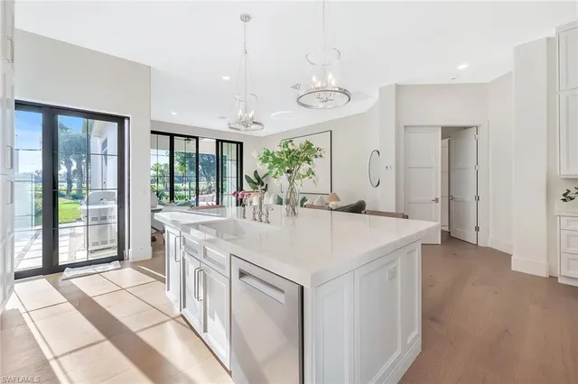 $2,095,000 | 981 Tierra Lago Way, Naples, FL 34119