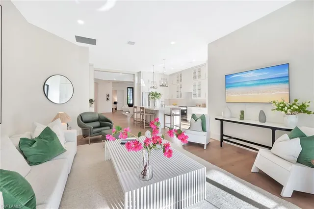 $2,095,000 | 981 Tierra Lago Way, Naples, FL 34119