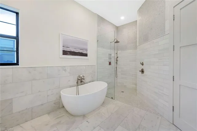 $2,095,000 | 981 Tierra Lago Way, Naples, FL 34119