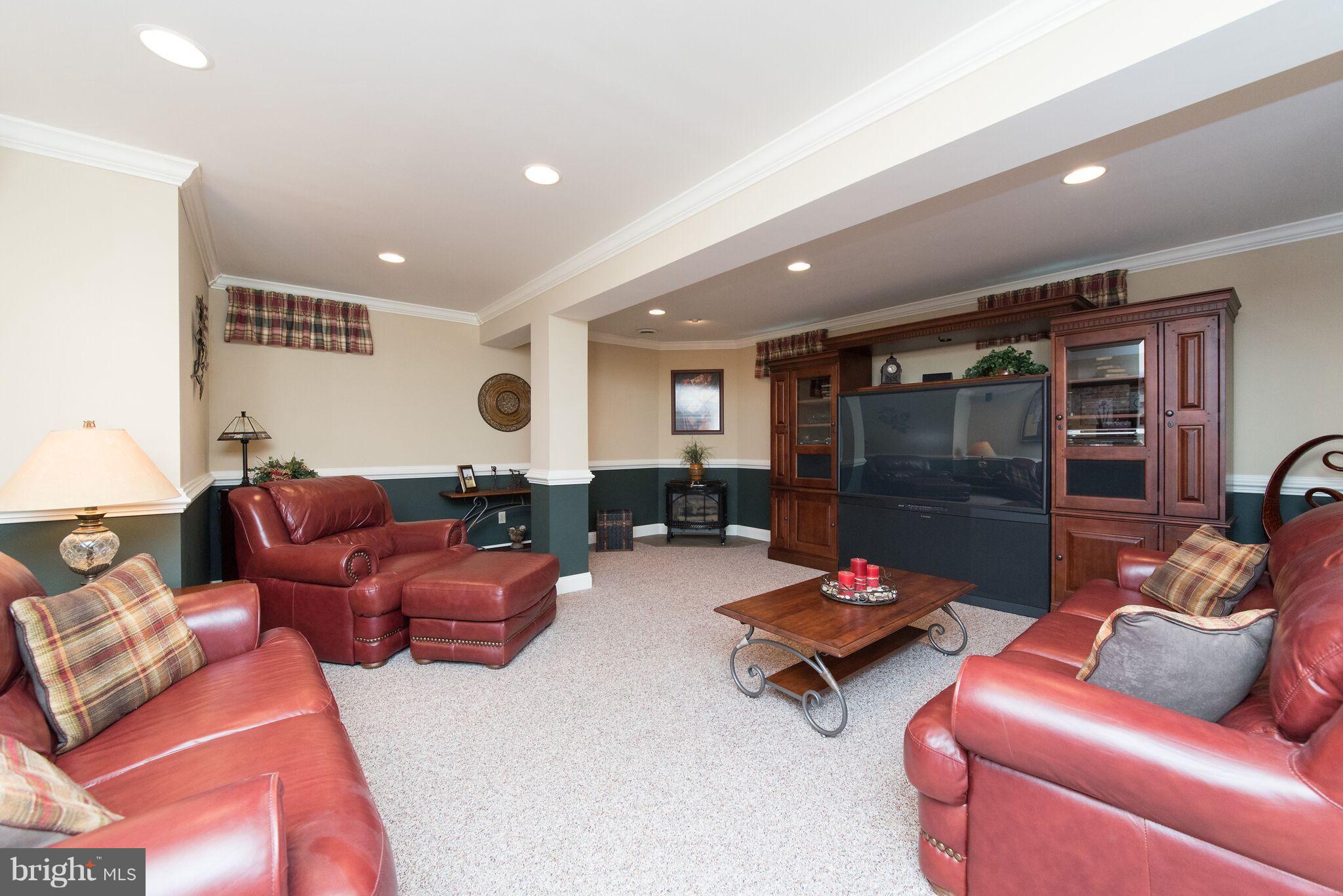 5961 Sandy Ridge Elkridge, MD 21075 - Photo 29 of 30 Rec Room w/ Wet Bar; Laundry Room