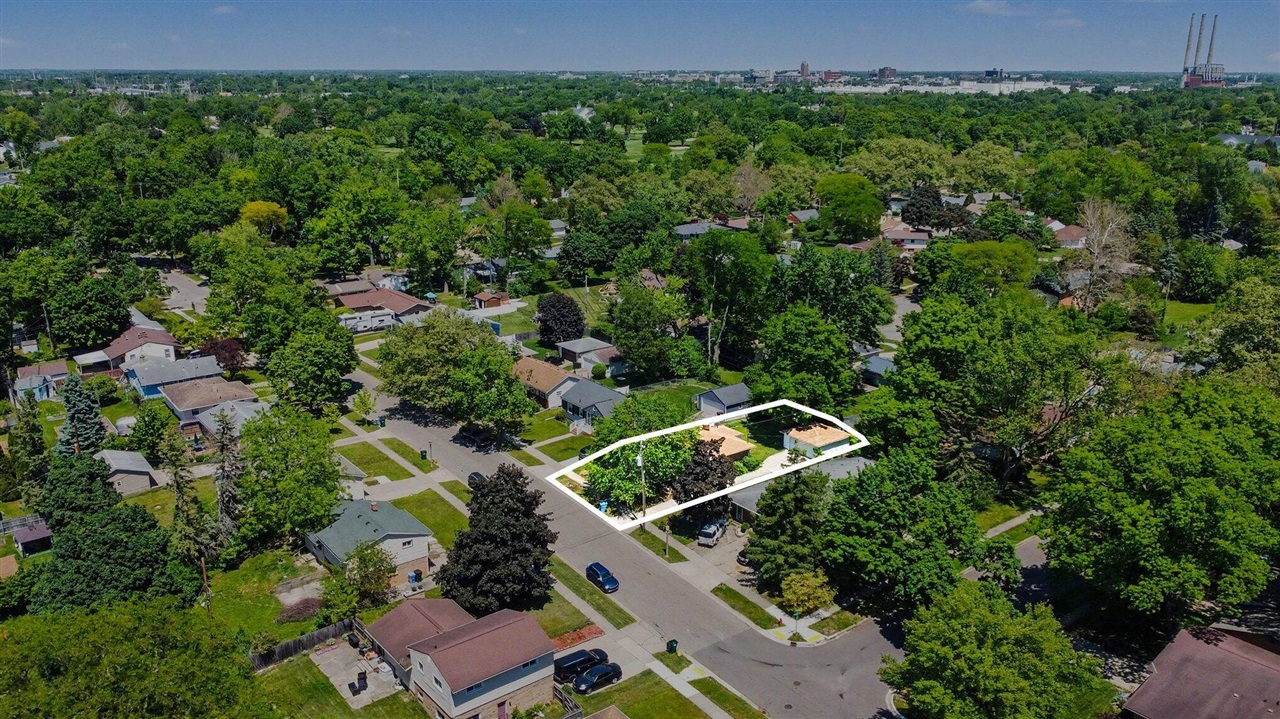 2117 Edwin Place Lansing, MI 48911 - Photo 10 of 39