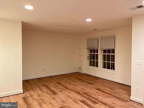 $3,500 | 9135 Silvershadow Court, Lorton, VA 22079