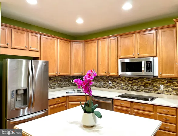 $3,500 | 9135 Silvershadow Court, Lorton, VA 22079