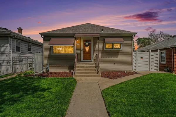 $210,000 | 3648 Washington Street, Lansing, IL 60438