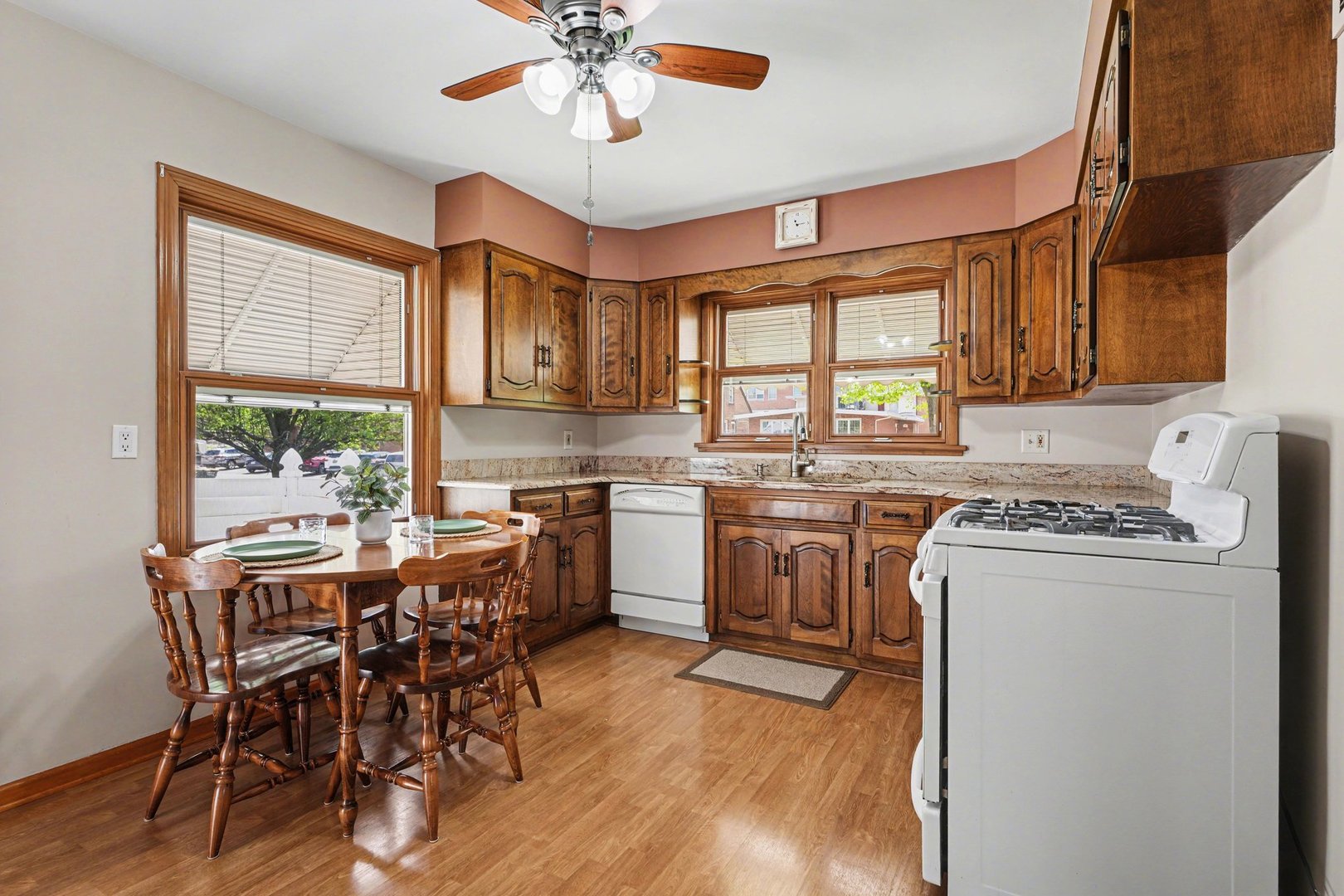 3648 Washington Street Lansing, IL 60438 - Photo 5 of 15