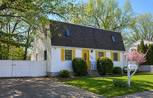 $345,000 | 108 Barre Street, Springfield, MA 01119