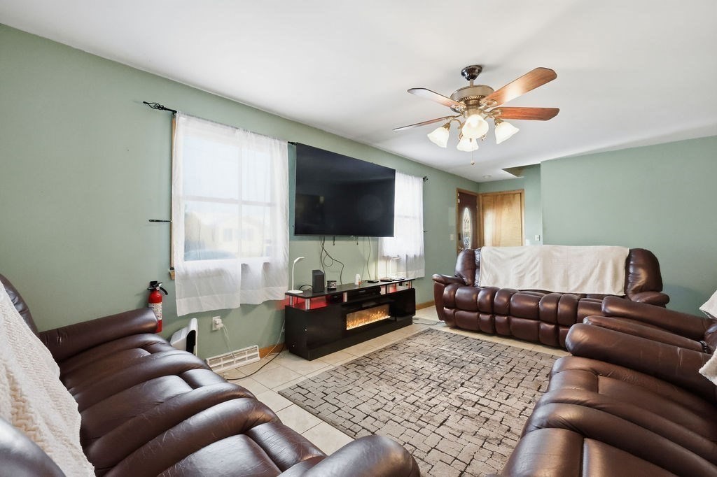 108 Barre Street Springfield, MA 01119 - Photo 8 of 23