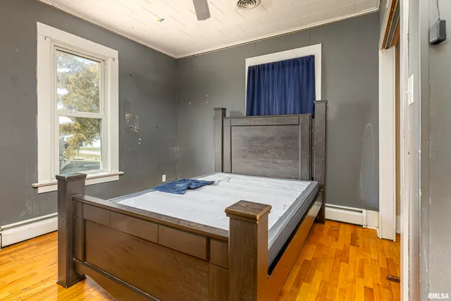 $77,000 | 1500 West Tyler Street, Herrin, IL 62948