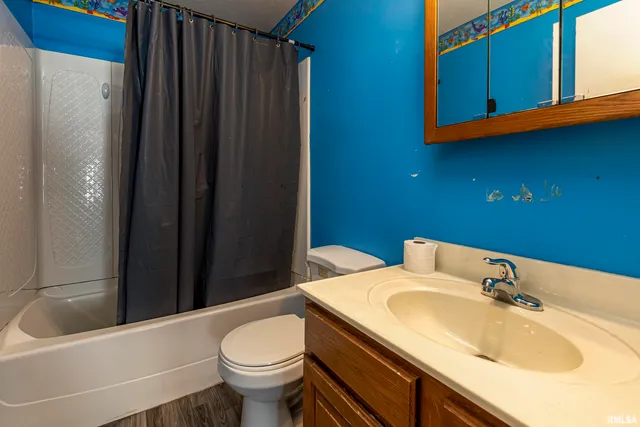 $77,000 | 1500 West Tyler Street, Herrin, IL 62948