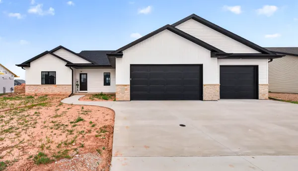 $495,000 | N9220 West Homestead Drive, Appleton, WI 54915