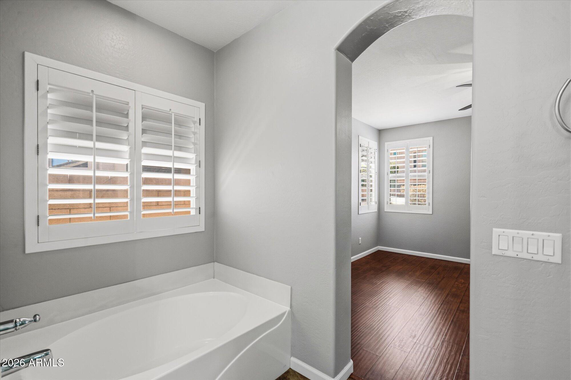 3009 West Trapanotto Road Phoenix, AZ 85086 - Photo 22 of 42 Primary bath
