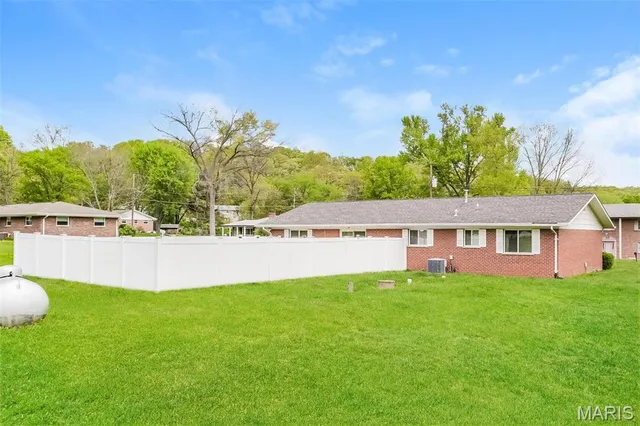 $1,695 | 4428 Green Valley Drive, Arnold, MO 63010