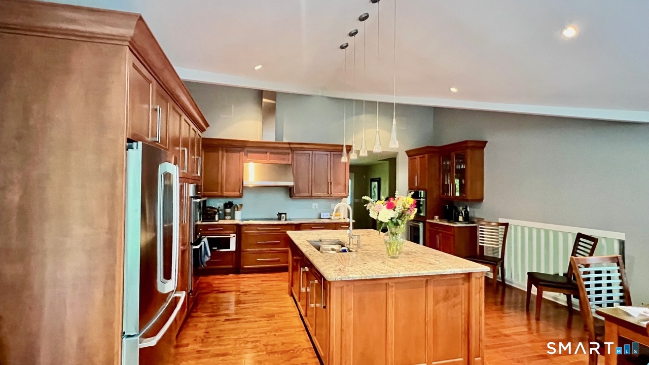 87 Warner Road Berlin, CT 06037 - Photo 7 of 22 a very nice looking dining room with a dining table and chairs