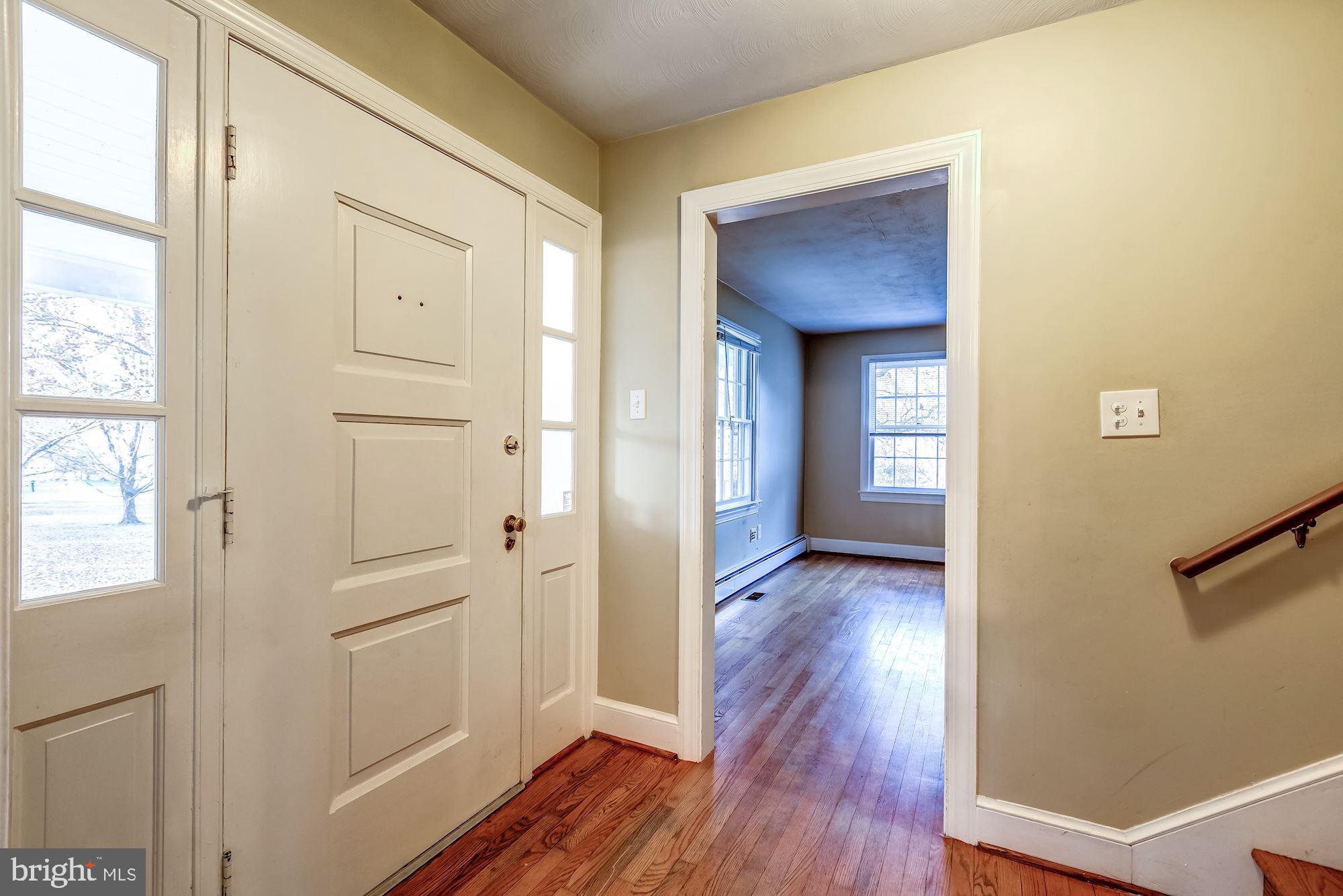 9267 Patrick Street Upperville, VA 20184 - Photo 11 of 43 Foyer