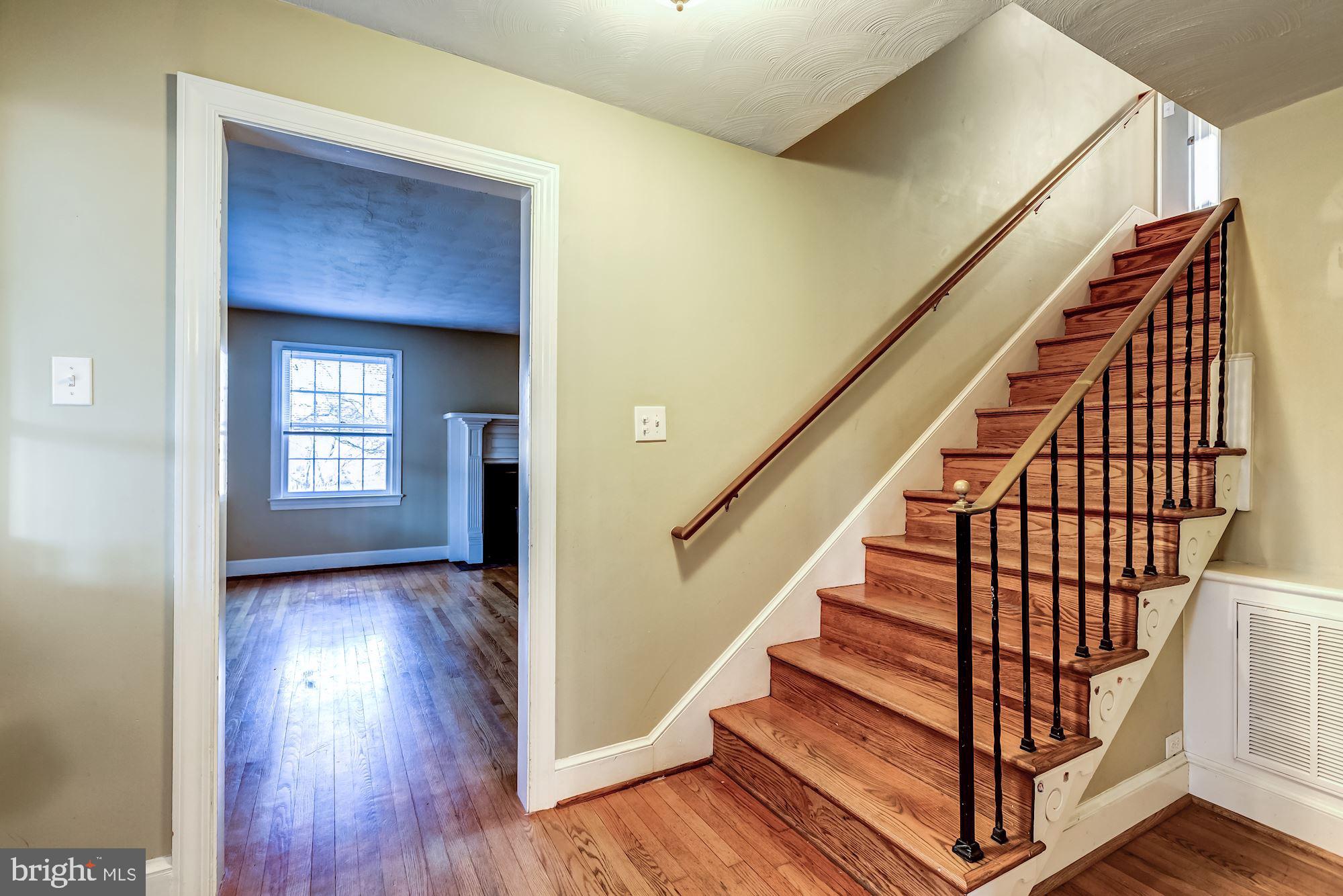 9267 Patrick Street Upperville, VA 20184 - Photo 12 of 43 Foyer with adjacent living room