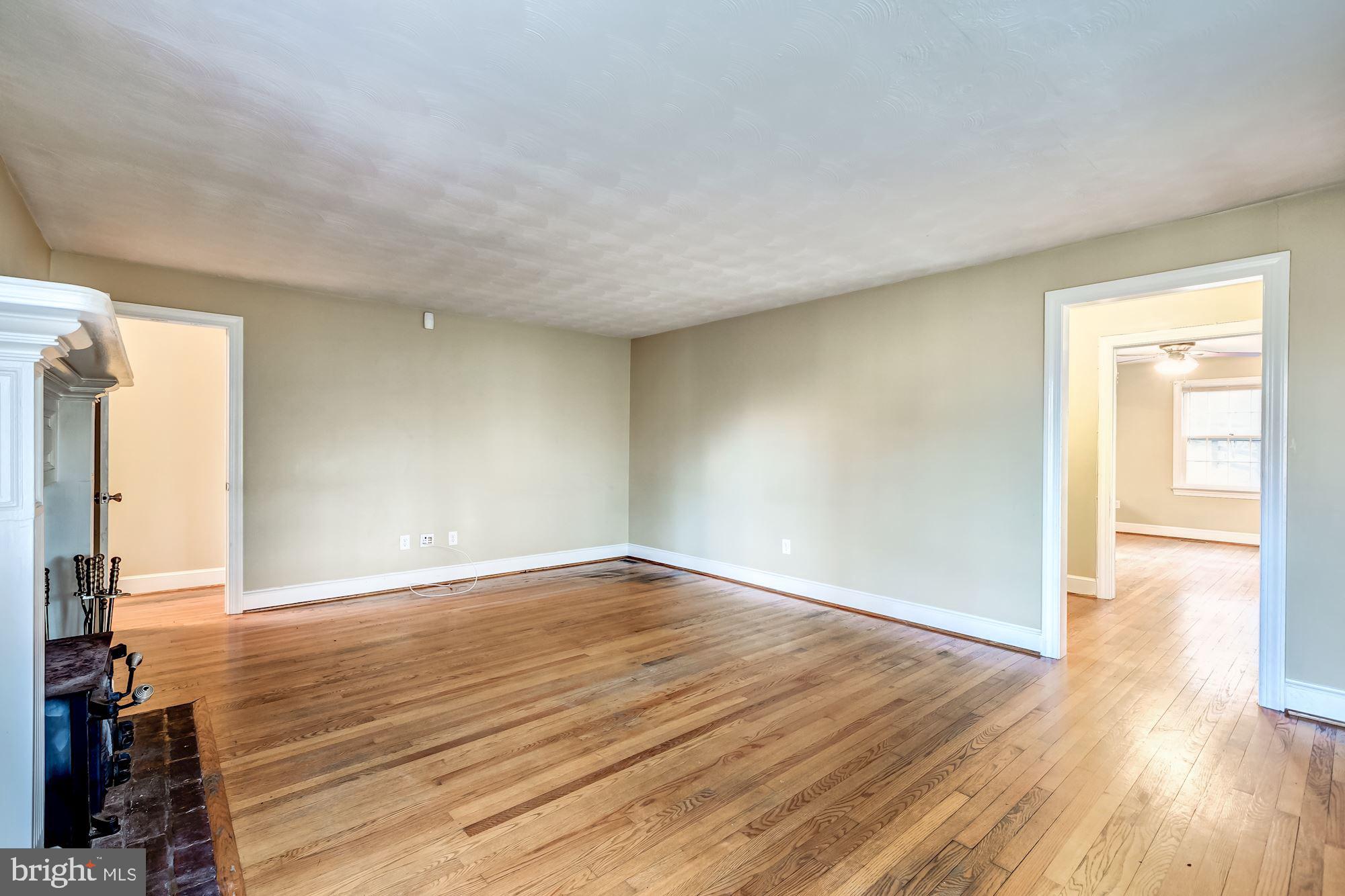 9267 Patrick Street Upperville, VA 20184 - Photo 14 of 43 Large living room with beautiful wood floors