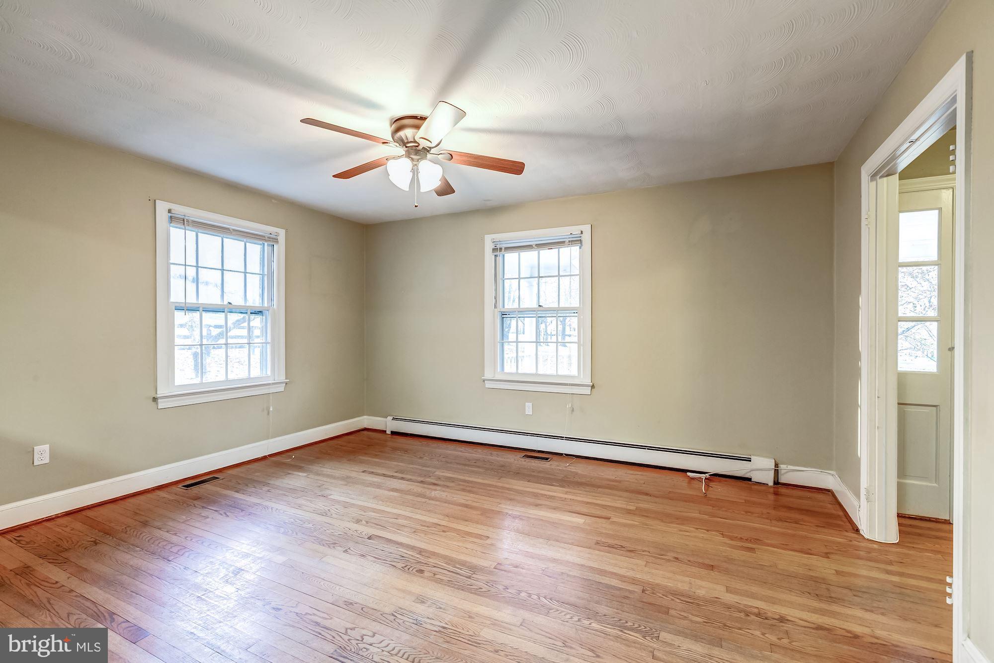 9267 Patrick Street Upperville, VA 20184 - Photo 17 of 43 Dining room