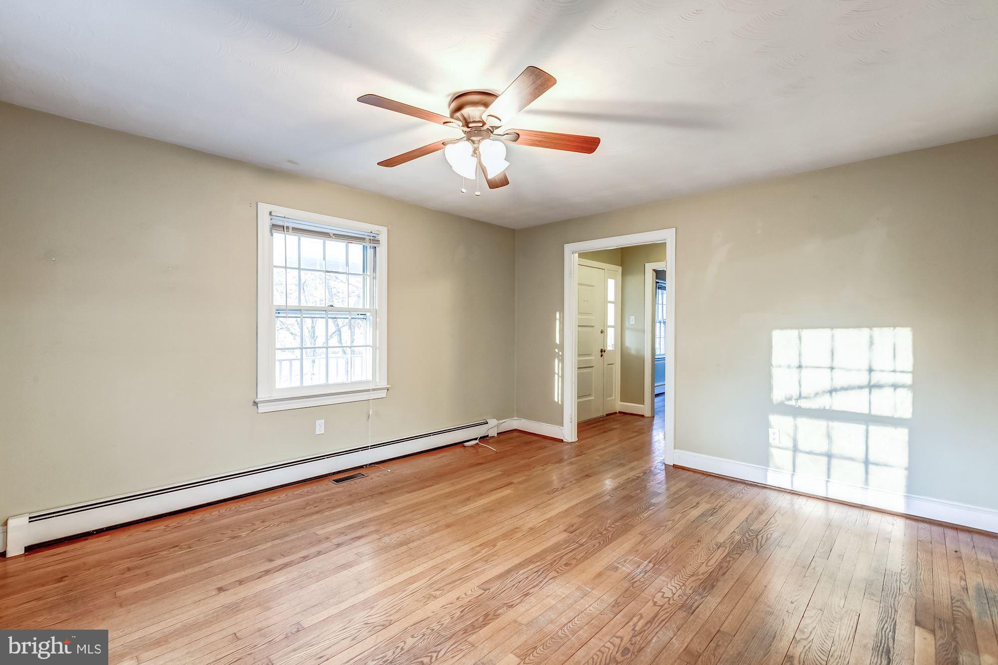 9267 Patrick Street Upperville, VA 20184 - Photo 18 of 43 Dining room