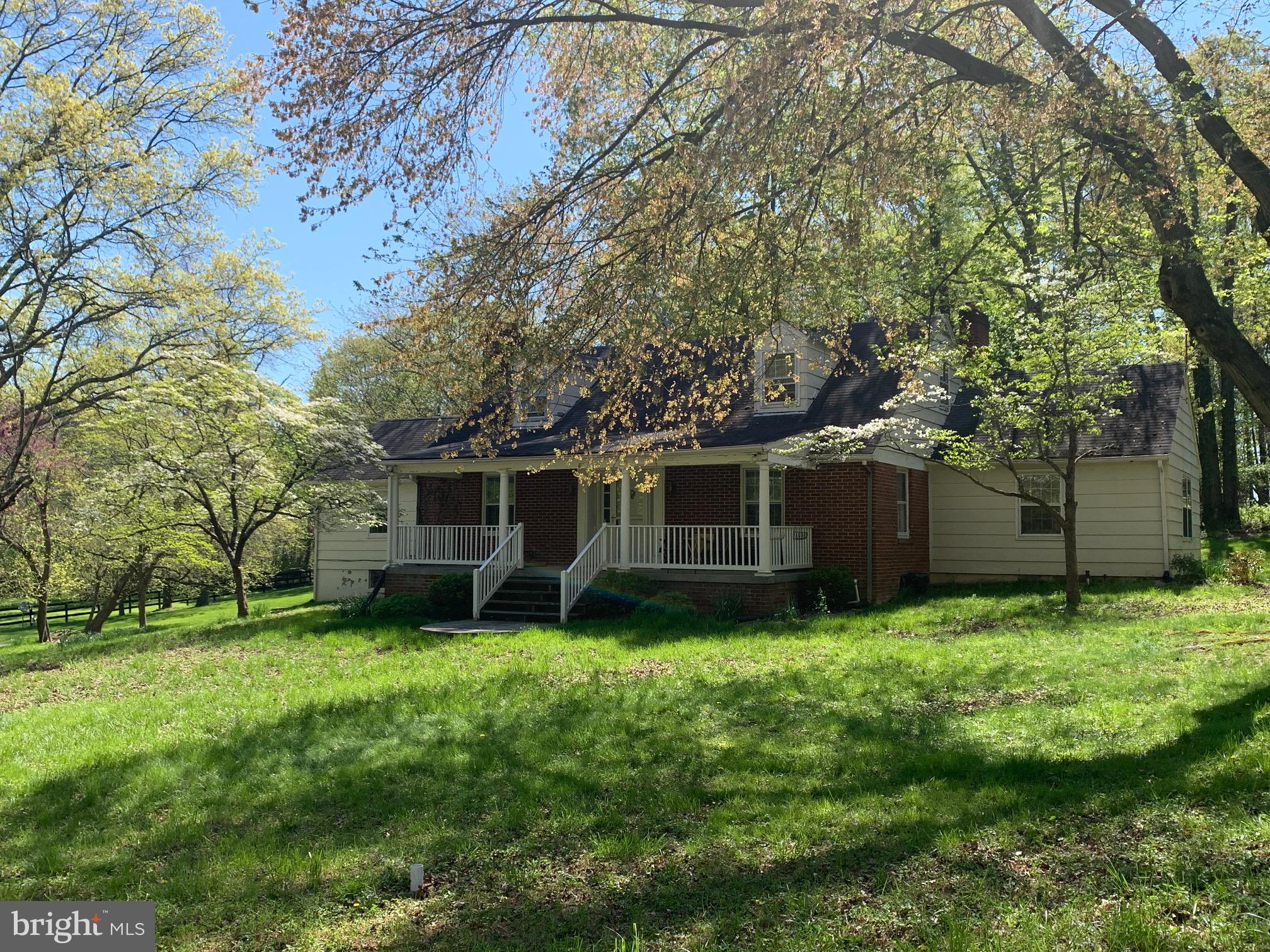 9267 Patrick Street Upperville, VA 20184 - Photo 6 of 43 Front of house with large porch