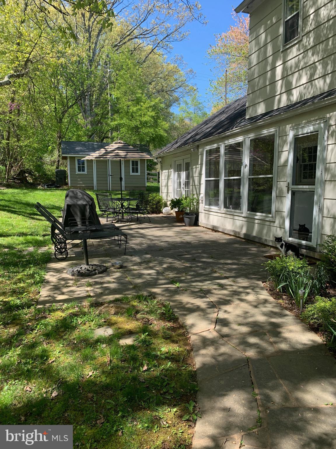 9267 Patrick Street Upperville, VA 20184 - Photo 8 of 43 Entertain on the stone terrace