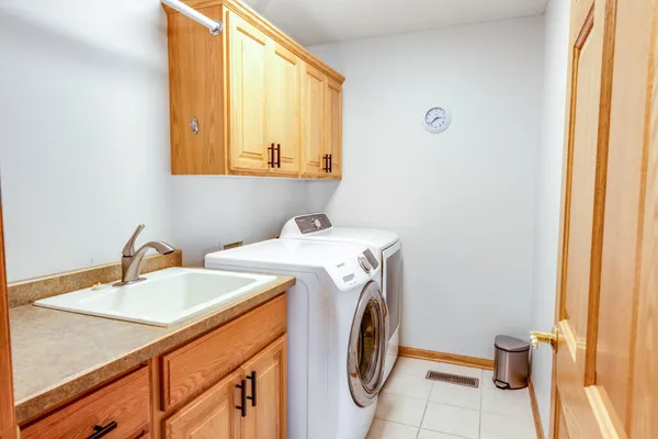 $250,000 | 7969 Center Street, Clear Lake, MN 55319