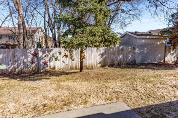 $250,000 | 7969 Center Street, Clear Lake, MN 55319