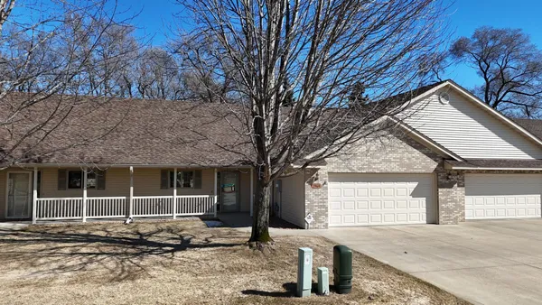 $250,000 | 7969 Center Street, Clear Lake, MN 55319