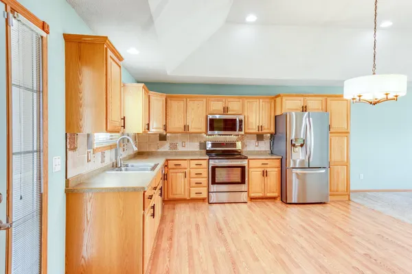 $250,000 | 7969 Center Street, Clear Lake, MN 55319