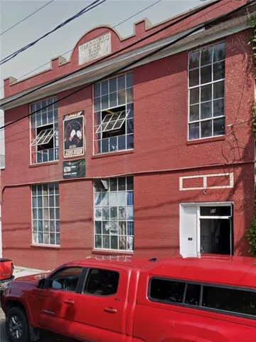 $2,400 | 69 Silver Lake Avenue, Providence, RI 02909