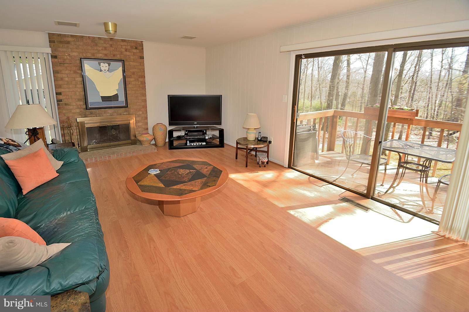 1427 Aldenham Lane Reston, VA 20190 - Photo 13 of 28 Family Room