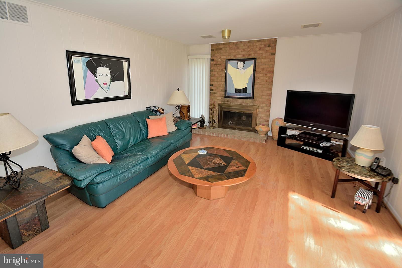 1427 Aldenham Lane Reston, VA 20190 - Photo 14 of 28 Family Room