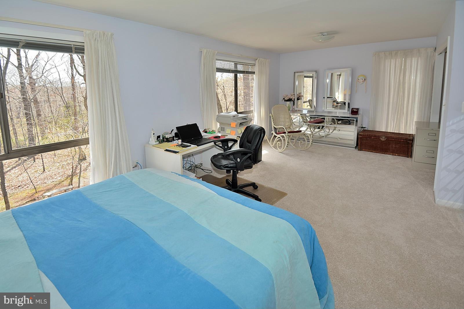 1427 Aldenham Lane Reston, VA 20190 - Photo 22 of 28 Bedroom