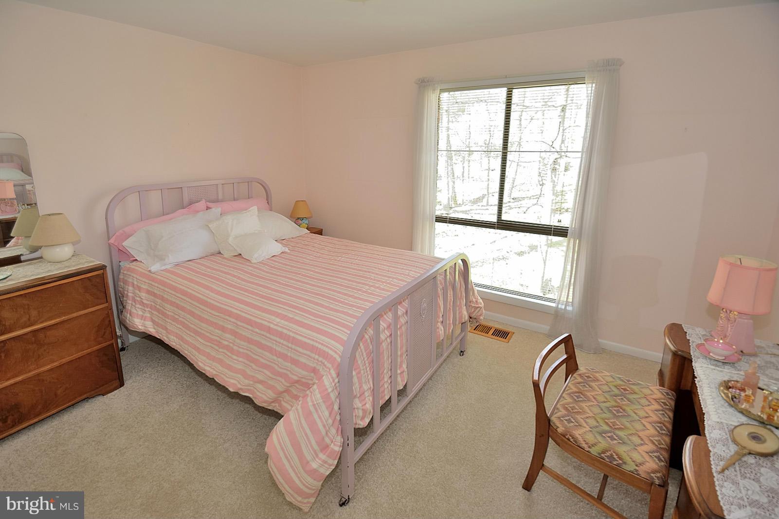 1427 Aldenham Lane Reston, VA 20190 - Photo 23 of 28 Bedroom