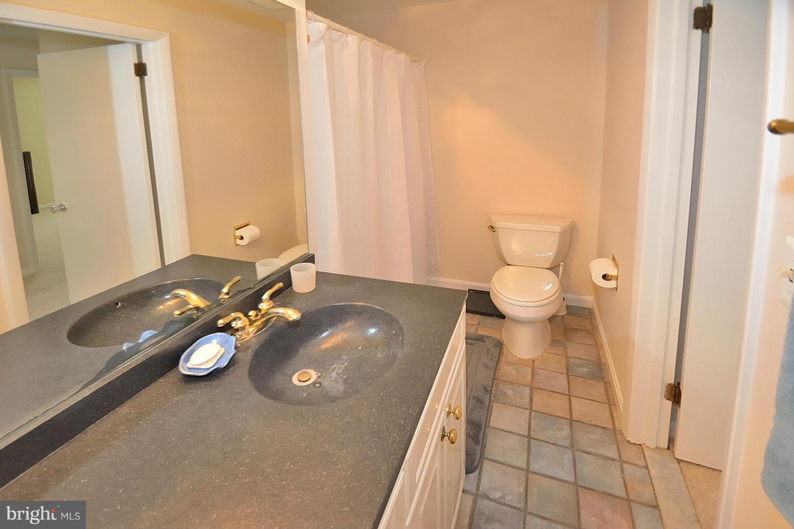 1427 Aldenham Lane Reston, VA 20190 - Photo 24 of 28 Bath