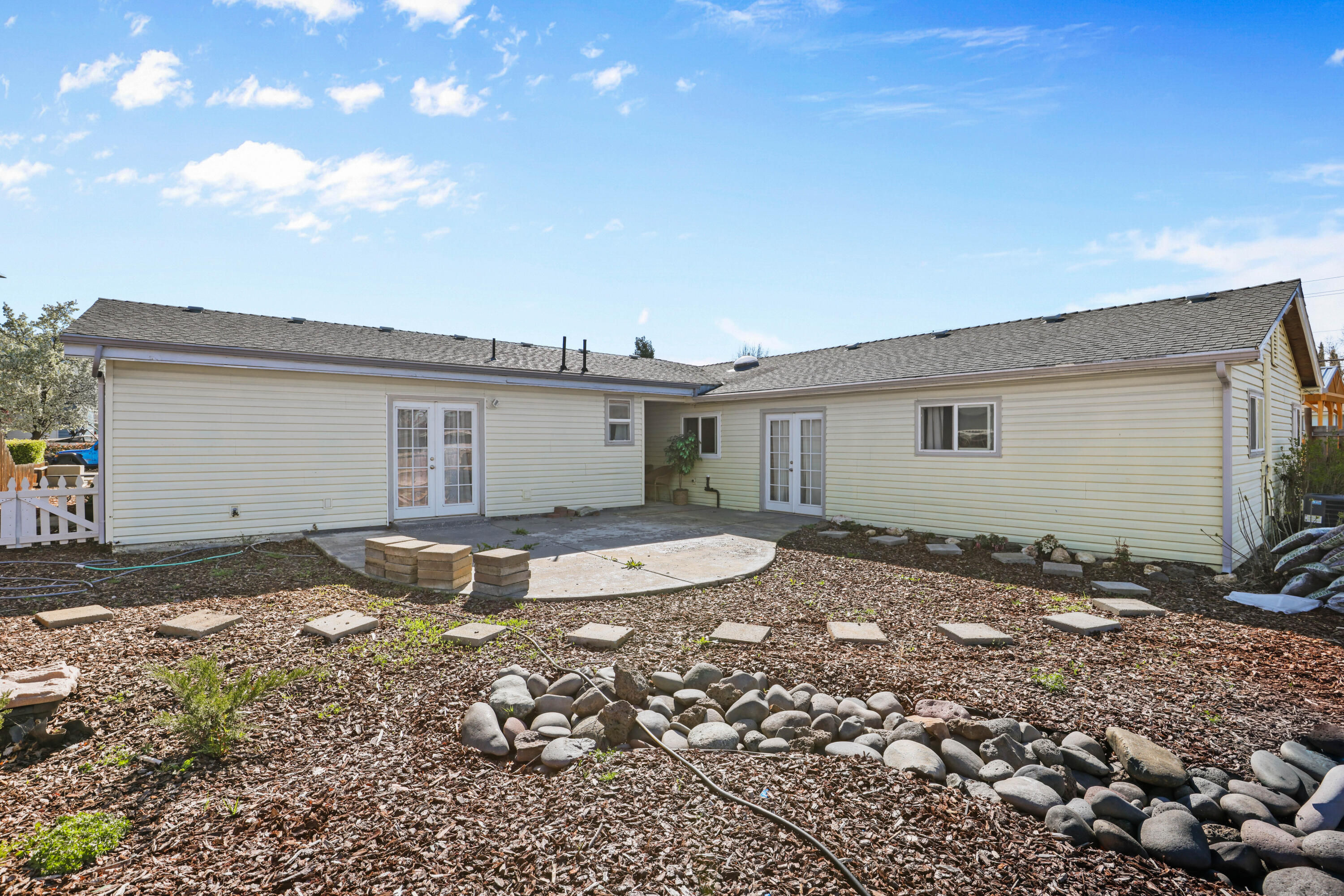 2987 Delta Waters Road Medford, OR 97504 - Photo 16 of 27 EP1A0047