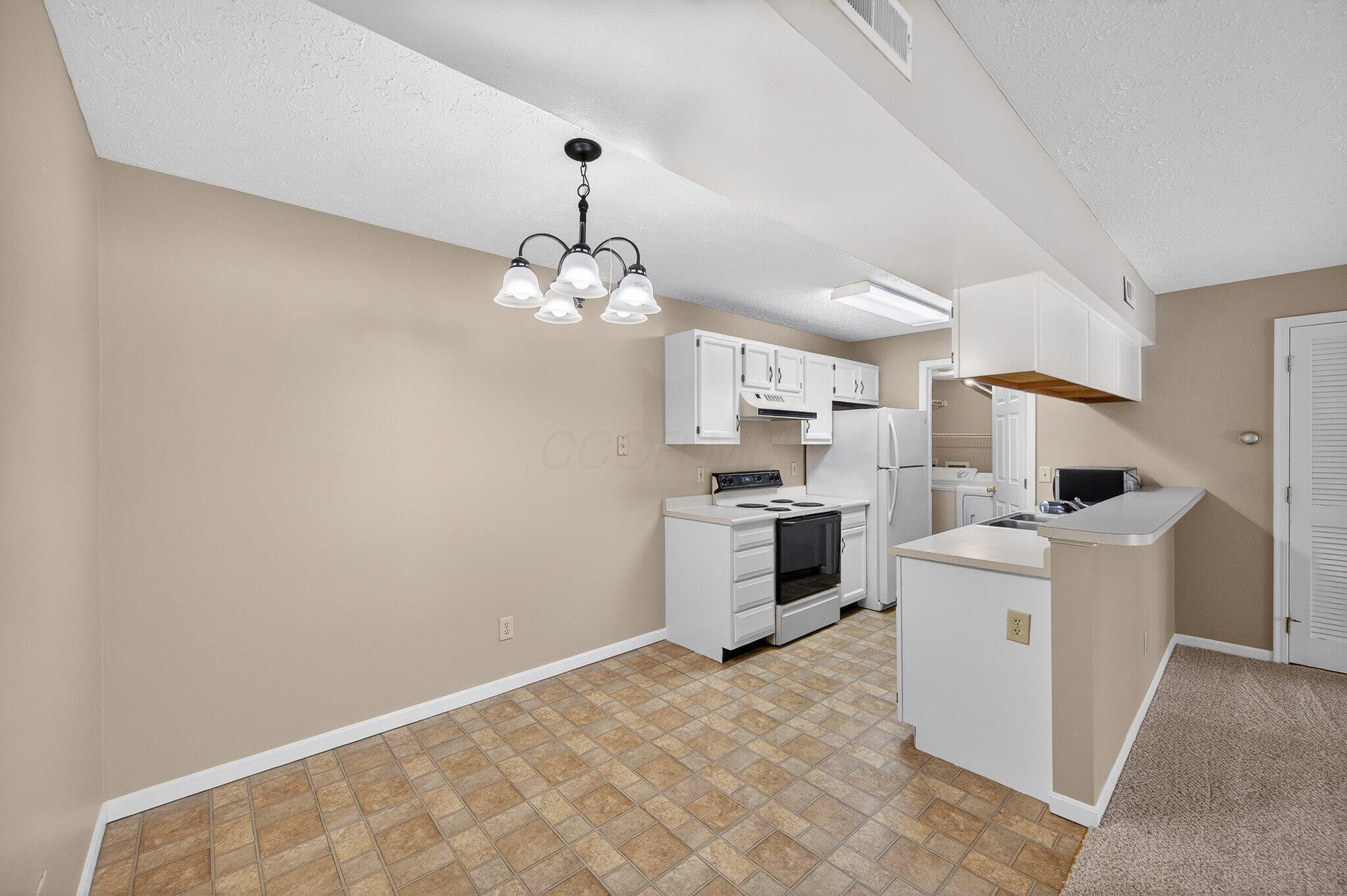 5765 Cheviot Road, Unit 52D Cincinnati, OH 45247 - Photo 9 of 36 08-DSC_0742