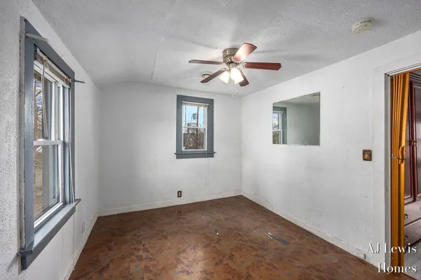 $329,900 | 510 La Grave Avenue Southeast, Grand Rapids, MI 49503