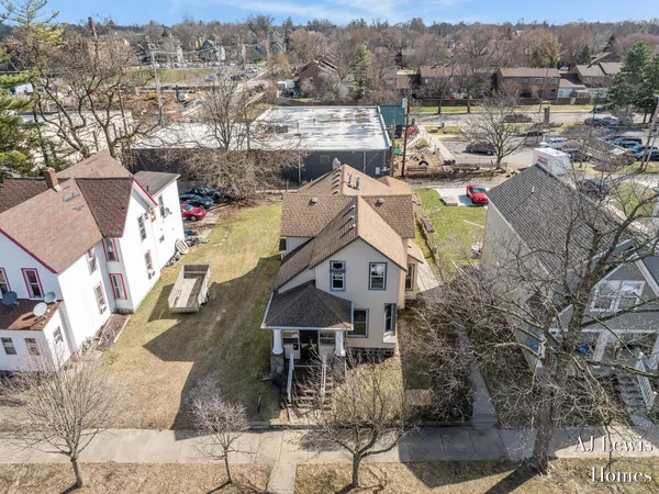 $329,900 | 510 La Grave Avenue Southeast, Grand Rapids, MI 49503