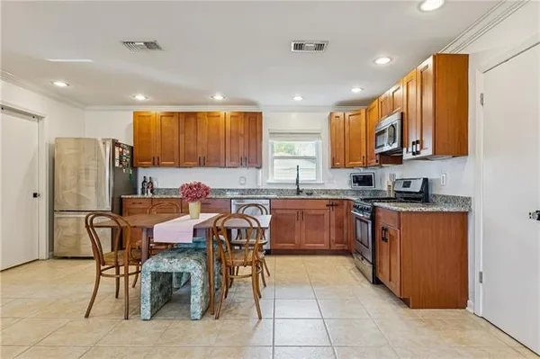 $2,200 | 3705 Academy Drive, Metairie, LA 70003