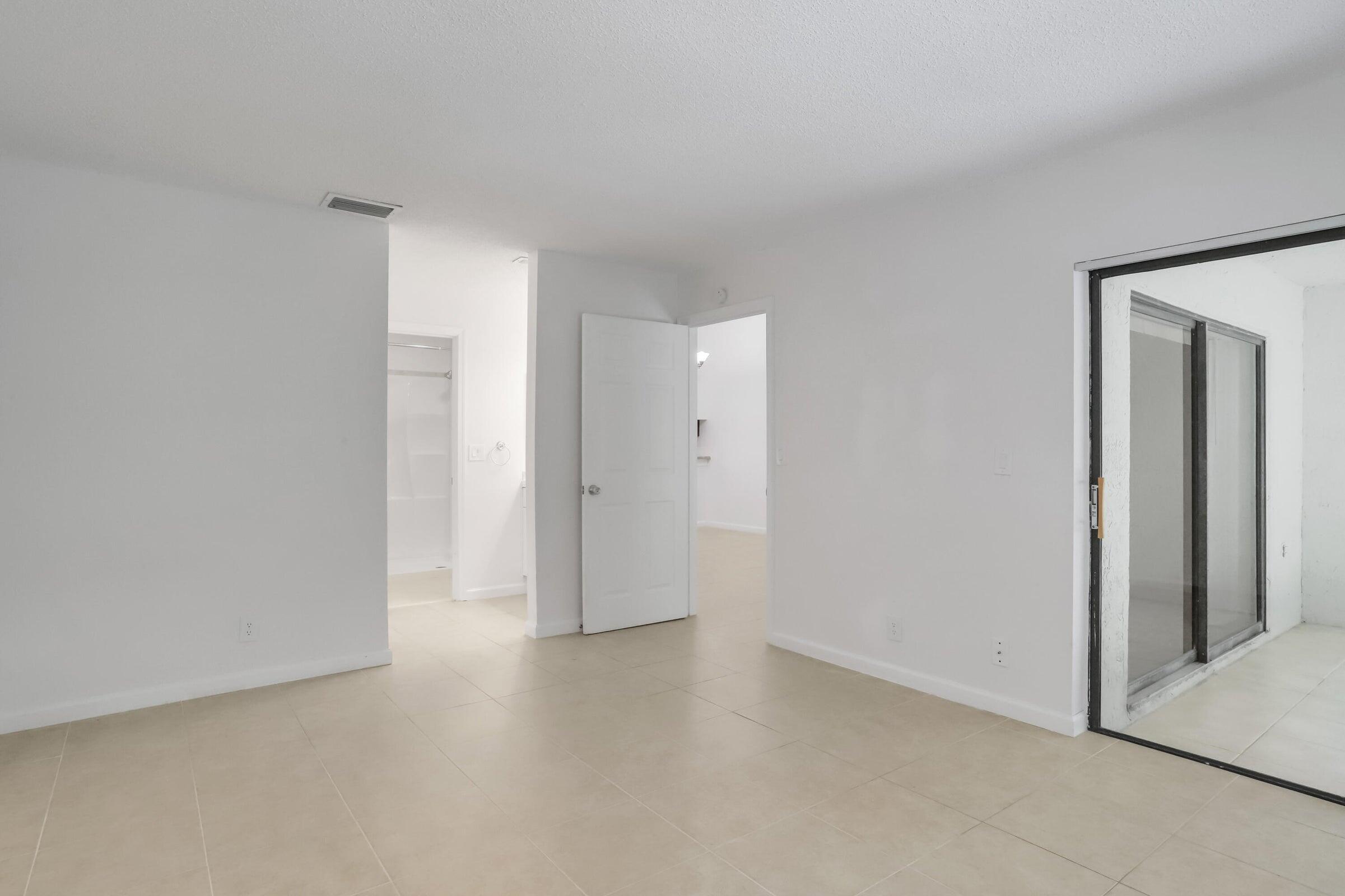 470 Hardwood Place Boca Raton, FL 33431 - Photo 15 of 22 Hardwood 15