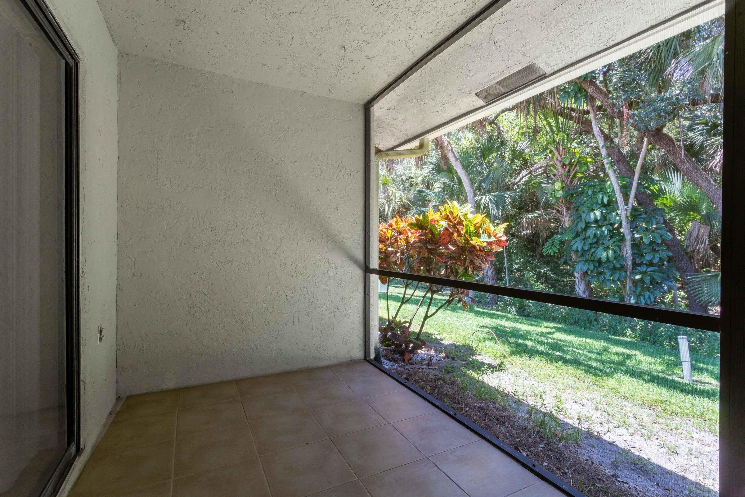 470 Hardwood Place Boca Raton, FL 33431 - Photo 20 of 22 Hardwood 19