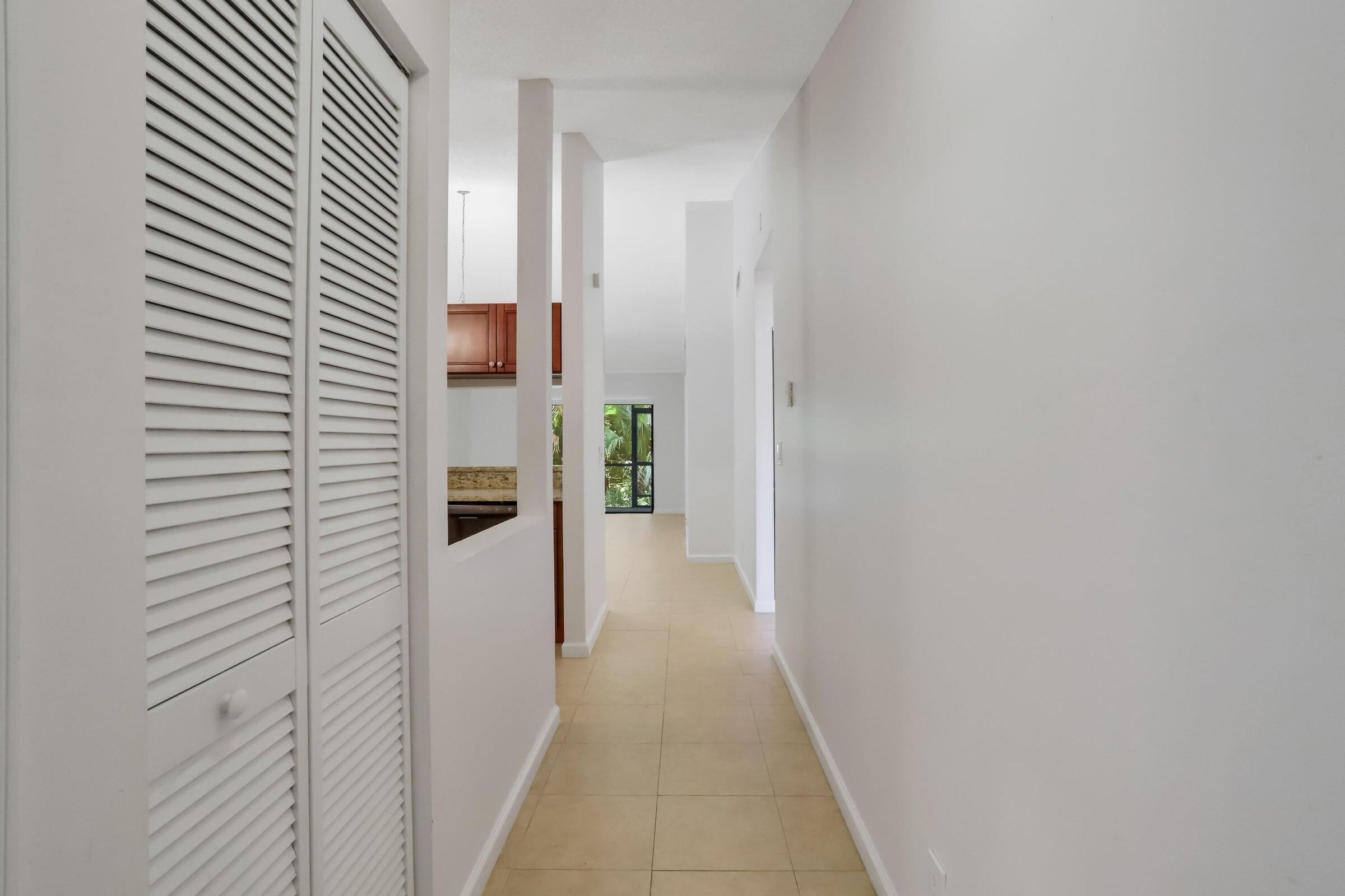 470 Hardwood Place Boca Raton, FL 33431 - Photo 4 of 22 hardwood 4