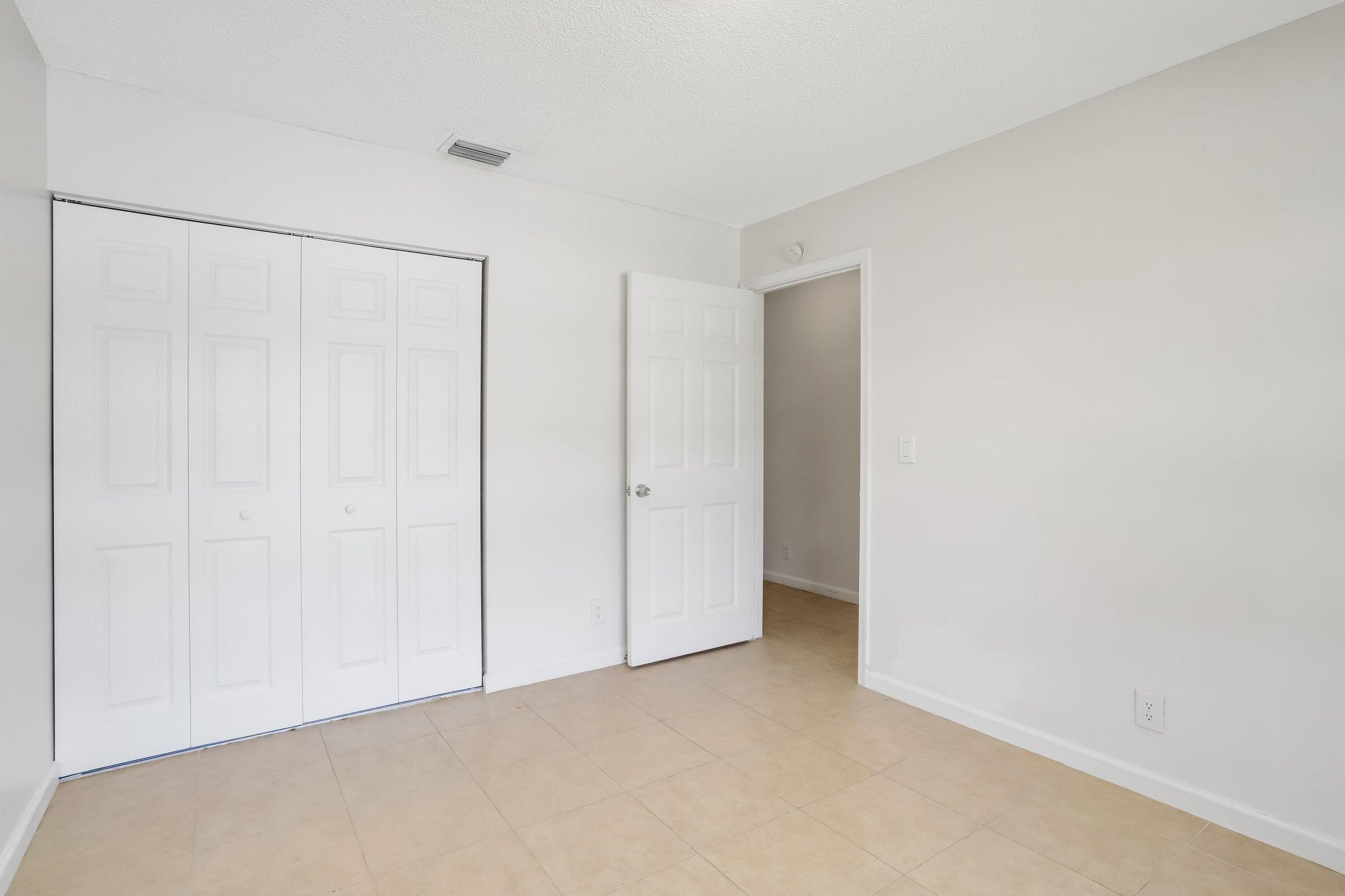 470 Hardwood Place Boca Raton, FL 33431 - Photo 6 of 22 Hardwood 6