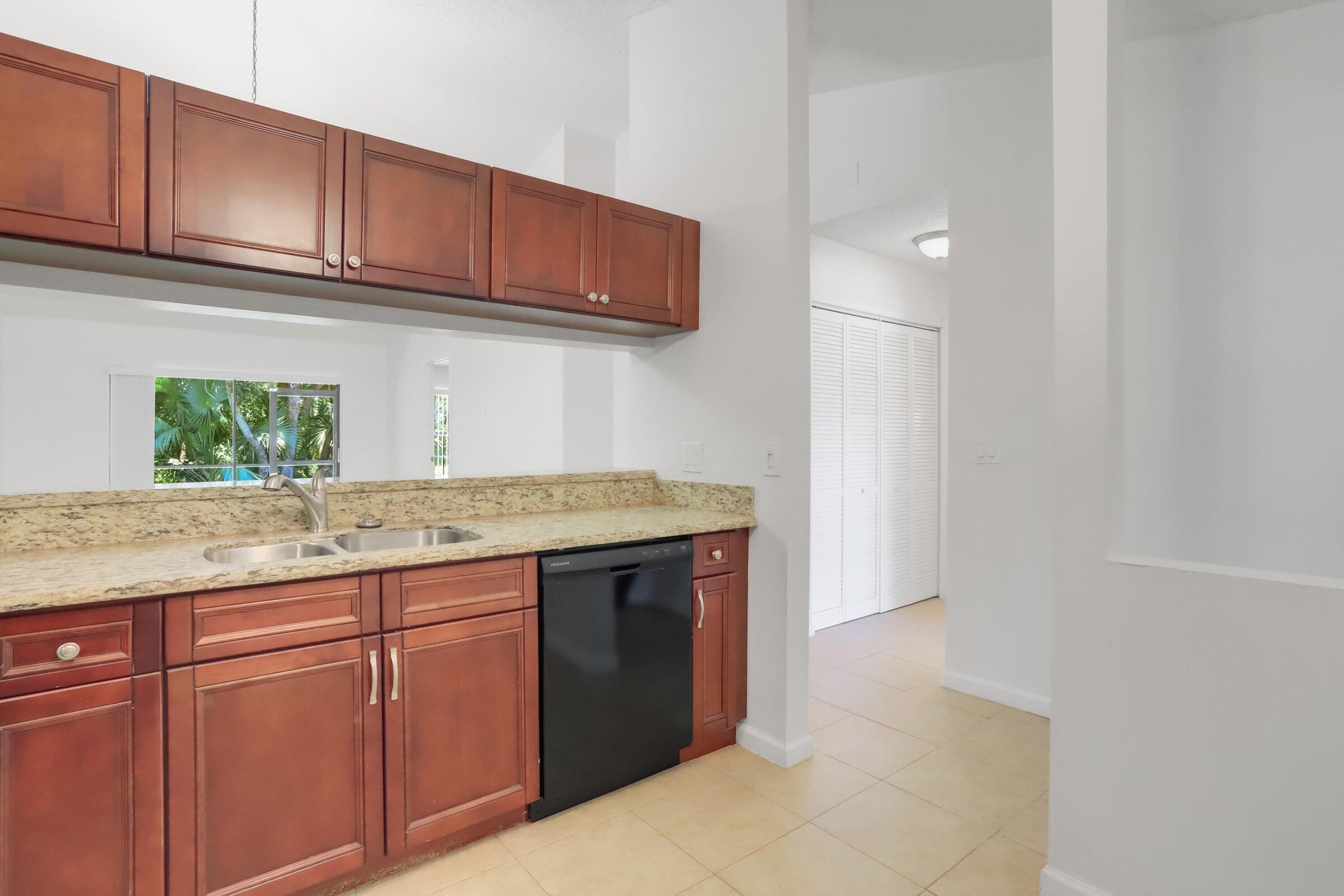 470 Hardwood Place Boca Raton, FL 33431 - Photo 9 of 22 Hardwood 9