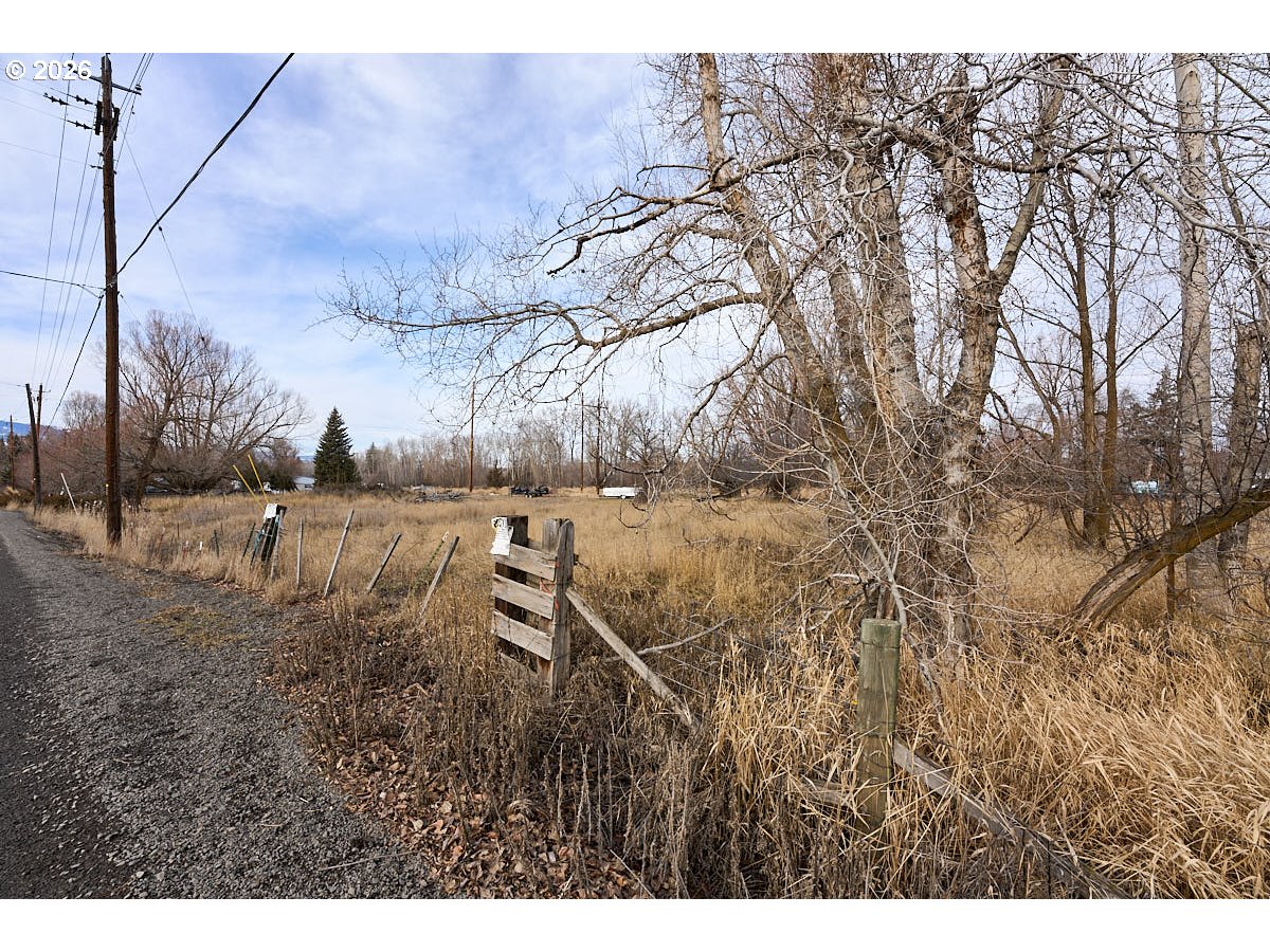 82695 Fish Hatchery Lane Enterprise, OR 97828 - Photo 8 of 12 a view of a yard