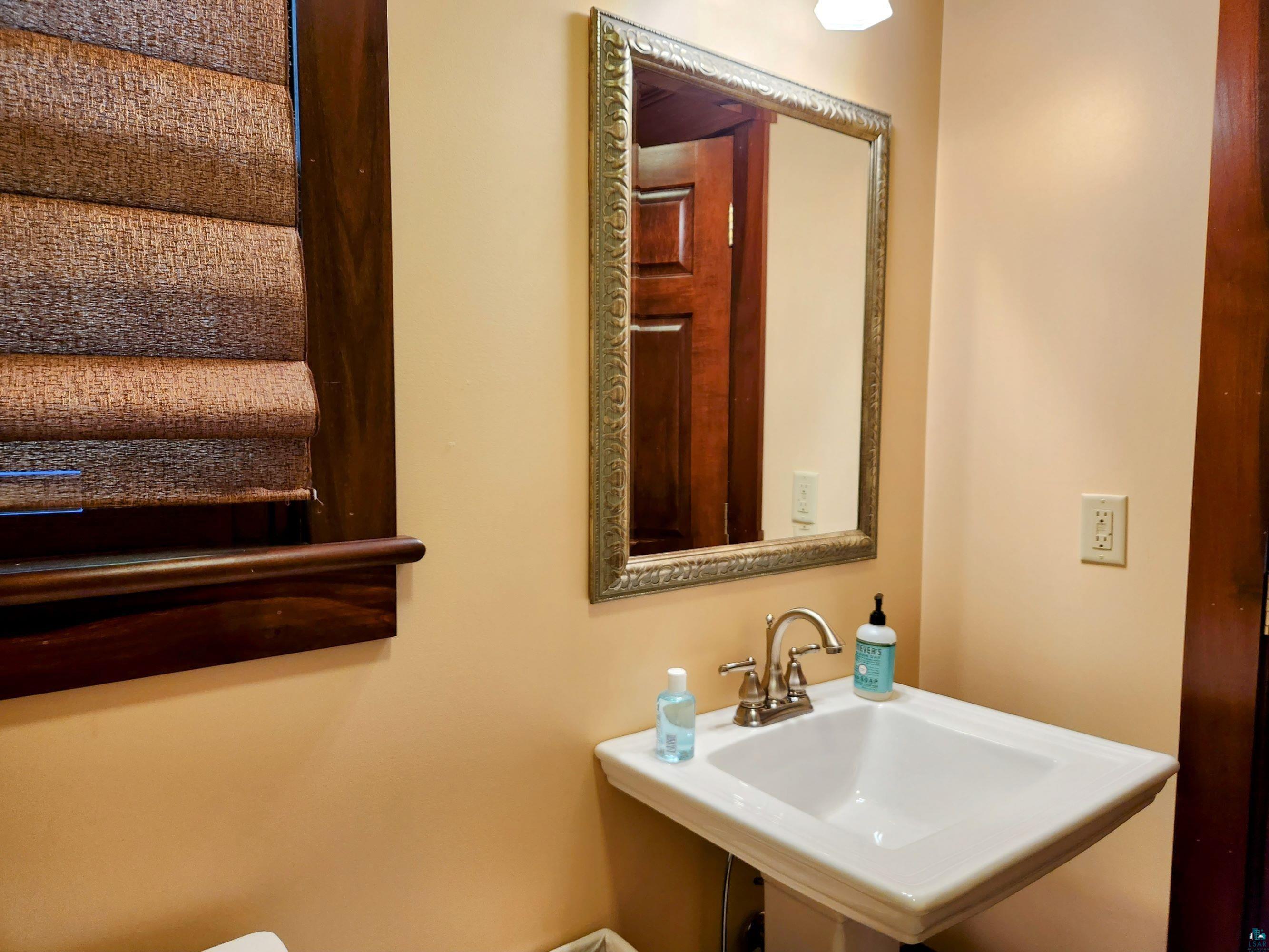 621 Rittenhouse Avenue Bayfield, WI 54814 - Photo 32 of 49 Main floor bathroom