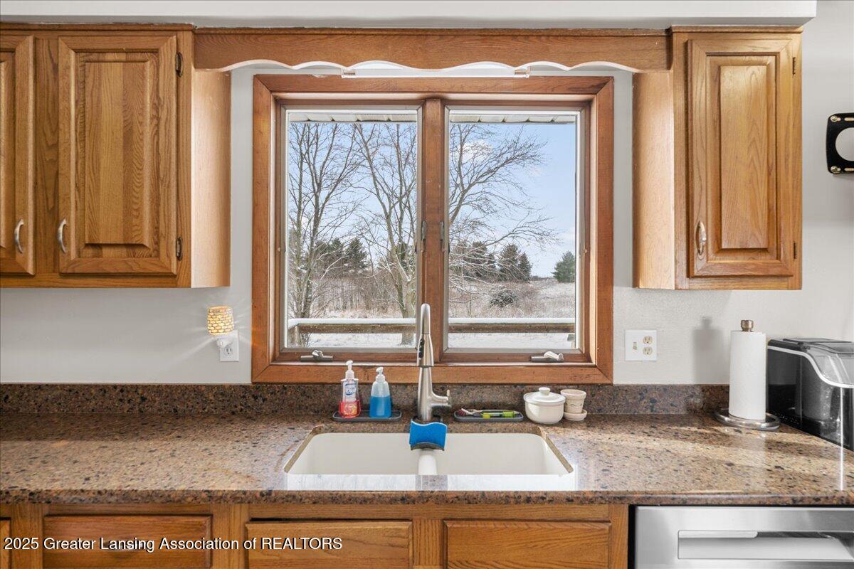 4244 Marshall Road Charlotte, MI 48813 - Photo 16 of 45 Kitchen Window